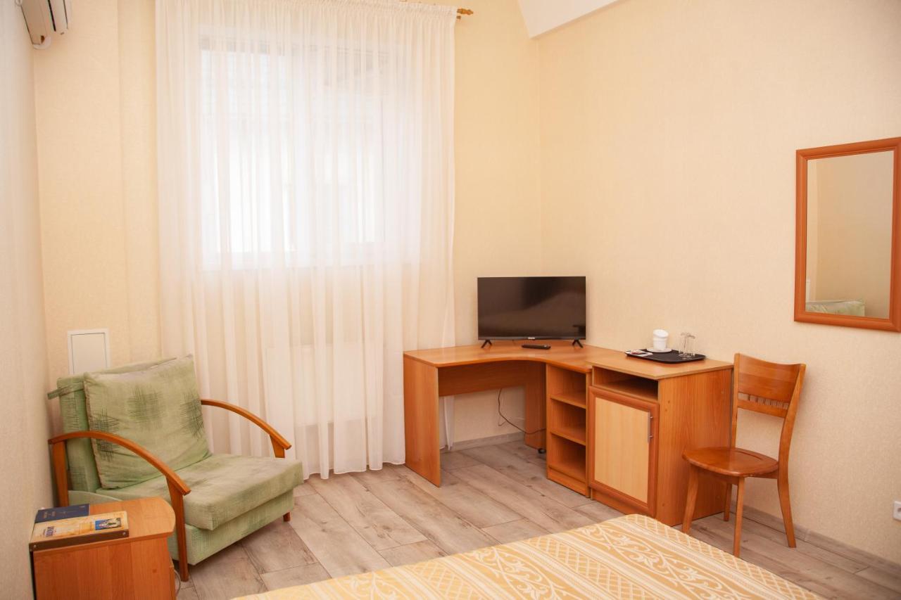 Hotel Piligrim 3 Николайев Екстериор снимка